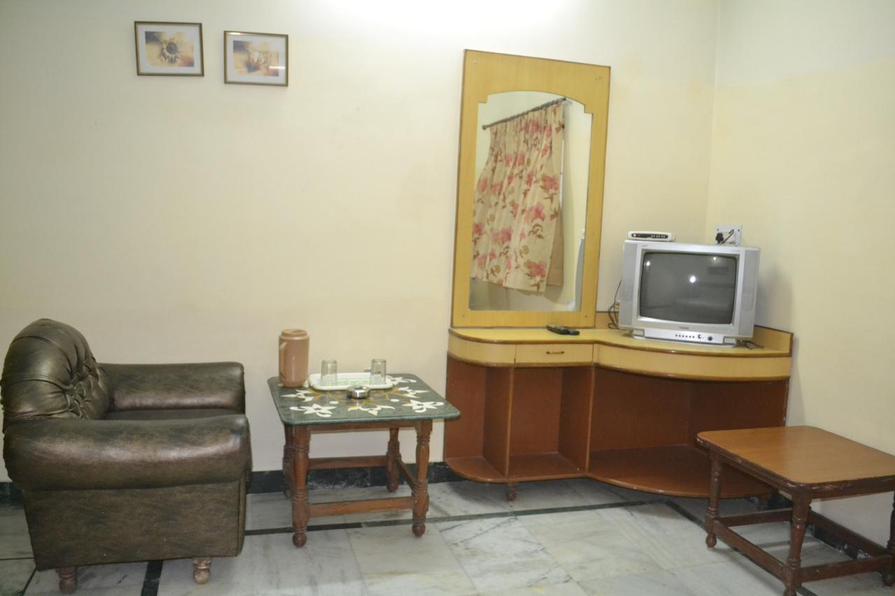 Hotel Taj Plaza, Vip Road, Agra Agra  Exterior photo