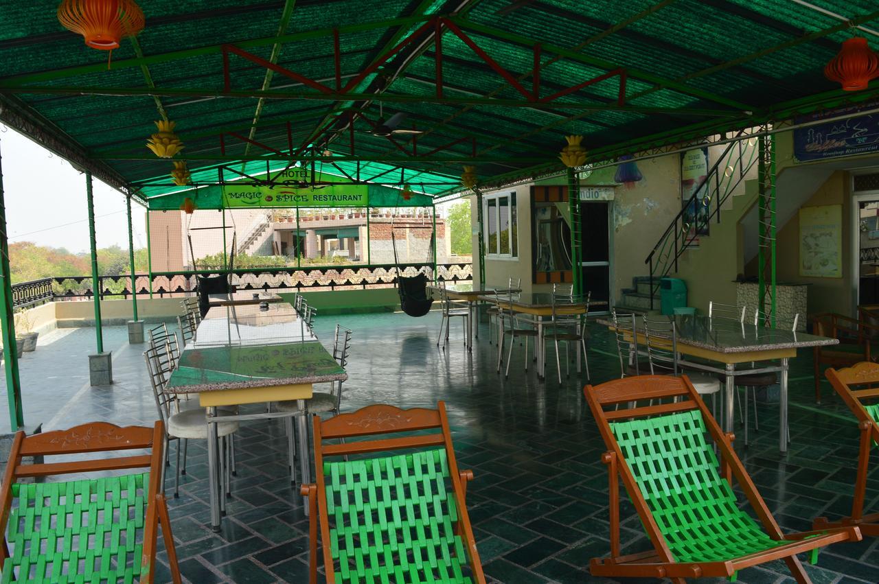 Hotel Taj Plaza, Vip Road, Agra Agra  Exterior photo